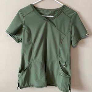 Cherokee Infinity stretchy scrub top size small in women’s